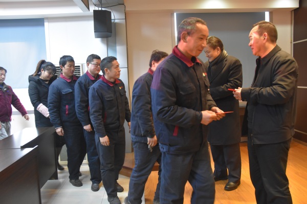 關(guan)愛貧困職(zhí)工